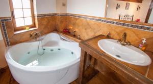 Kúpeľňa v ubytovaní Casa Rural El Molinero