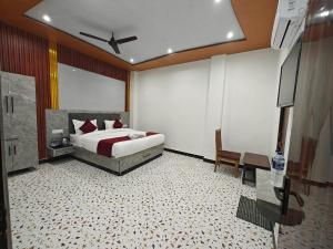 Rúm í herbergi á Hotel The Shyama - A luxurious Hotel Near Ram Mandir Ayodhya