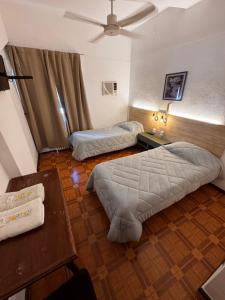 Chrome Hotel客房内的一张或多张床位