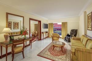 Een zitgedeelte bij ITC Mughal, A Luxury Collection Resort & Spa, Agra