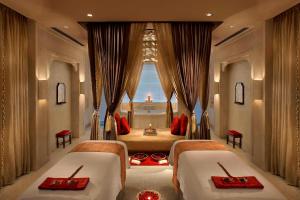Een bed of bedden in een kamer bij ITC Mughal, A Luxury Collection Resort & Spa, Agra