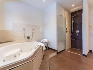 Bilik mandi di Residenz am Erzbach Top 3 +43 gambar