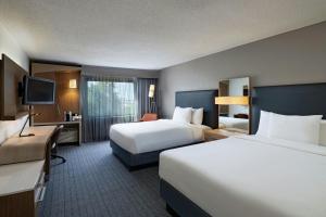 Postel nebo postele na pokoji v ubytování Courtyard by Marriott Austin The Domain Area
