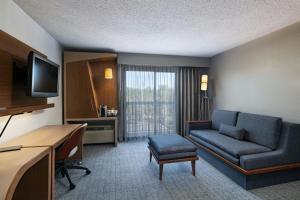 Posezení v ubytování Courtyard by Marriott Austin The Domain Area