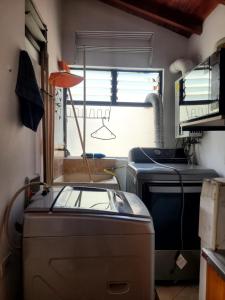 メデジンにあるHabitacion Multiple con baño privadoのギャラリーの写真 +6枚の写真