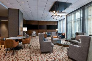 Posezení v ubytování Courtyard by Marriott Austin Dripping Springs