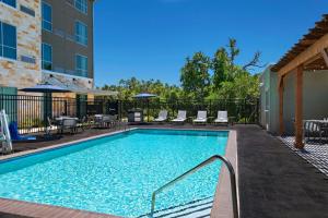 Bazén v ubytování Courtyard by Marriott Austin Dripping Springs nebo v jeho okolí