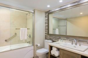 Um banheiro em Turtle Beach, a Tribute Portfolio All Inclusive Hotel