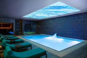 Bazén v ubytování The Marmorosch Bucharest, Autograph Collection nebo v jeho okolí