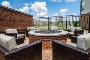 Posezení v ubytování Courtyard by Marriott Columbia Cayce