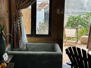 Posezení v ubytování Hotel Làng Kò Hơ
