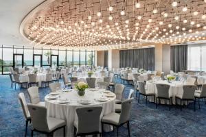 Restaurace v ubytování Courtyard by Marriott Batumi
