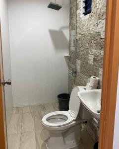 Koupelna v ubytování Tuyom by Hostel 7