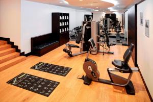 Fitness centrum a/nebo fitness zařízení v ubytování Courtyard by Marriott Belgrade City Center