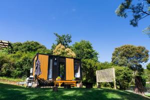 Zahrada ubytování Tiny Home in Warburton Victoria by Tiny Away