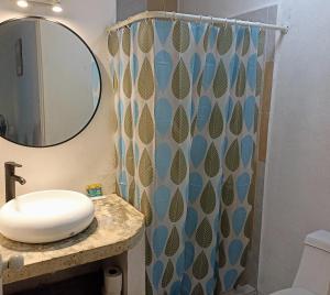 Ένα μπάνιο στο TR3S by Walter de la Renta