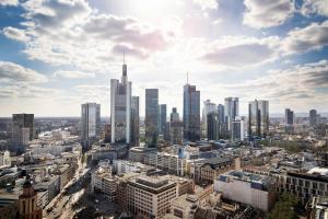 Uma visão geral de Frankfurt ou uma vista da cidade tirada do hotel