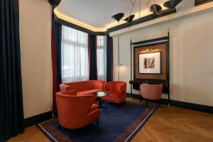 Uma área de estar em LUME Boutique Hotel, Autograph Collection