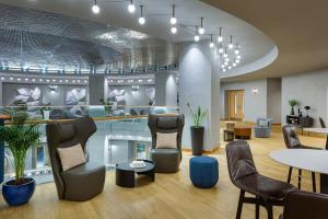 Posezení v ubytování Courtyard by Marriott Baku