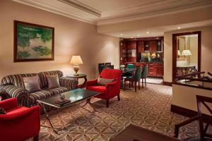 A seating area at JW Marriott Hotel Cairo