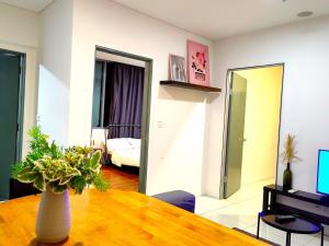 תמונה מהגלריה של Two-Room Suite by klcc Twin Towers 6min无边泳池By BTS בקואלה לומפור