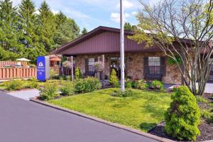 Κήπος έξω από το Americas Best Value Inn Alliance