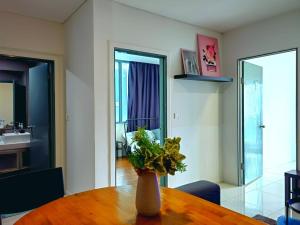 תמונה מהגלריה של Two-Room Suite by klcc Twin Towers 6min无边泳池By BTS בקואלה לומפור