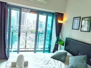 תמונה מהגלריה של Two-Room Suite by klcc Twin Towers 6min无边泳池By BTS בקואלה לומפור