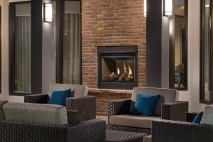 Зона вітальні в Courtyard by Marriott Boulder
