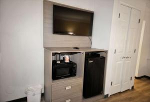 Kuchyň nebo kuchyňský kout v ubytování Quality Inn Aurora Denver