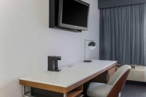 TV a/nebo společenská místnost v ubytování Courtyard by Marriott Denver Golden/Red Rocks