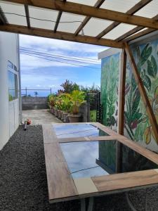 Svalir eða verönd á Maison vue mer chaleureuse et confortable