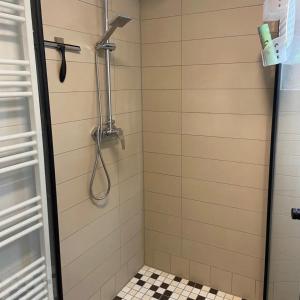 Ένα μπάνιο στο Ferienwohnung Unter den Linden