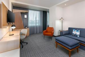 Posezení v ubytování Courtyard by Marriott Buffalo Downtown/Canalside