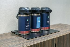 Příslušenství pro přípravu čaje a kávy v ubytování Courtyard by Marriott Buffalo Downtown/Canalside