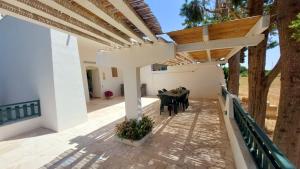 A balcony or terrace at vacanze nella natura con vista mare