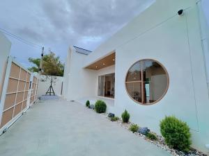 Budova, kde se vila nachází