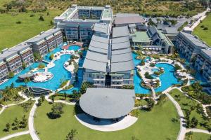 Bazén v ubytování Le Meridien Khao Lak Resort & Spa nebo v jeho okolí
