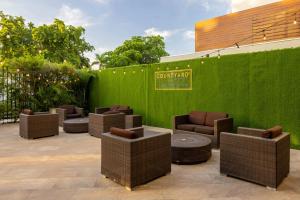 Posezení v ubytování Courtyard by Marriott Kingston, Jamaica