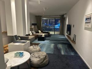 重庆Art高空全江景公寓休息區