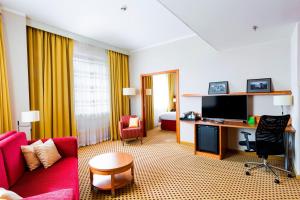 Μια τηλεόραση ή/και κέντρο ψυχαγωγίας στο Courtyard by Marriott Pilsen