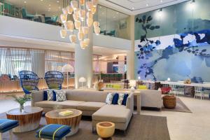 Posezení v ubytování Renaissance Wind Creek Curacao Resort
