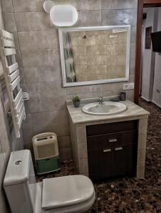 A bathroom at Villa caseta blanca de Moraira