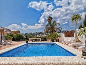 The swimming pool at or close to Villa caseta blanca de Moraira