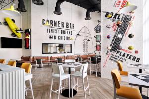 Courtyard by Marriott World Trade Centre, Dubai的休息区