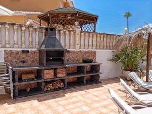 A balcony or terrace at Villa caseta blanca de Moraira
