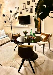 Et opholdsområde på Lechtaler Alpenblick Landeck - Privatzimmer & Ferienwohnung