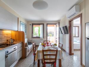 Η κουζίνα ή μικρή κουζίνα στο Borgo Tabari Locazione Turistica