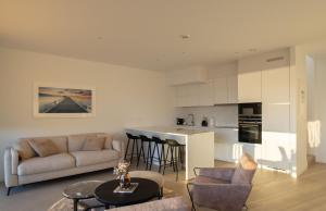 Pure Sea Apartments Villajoyosa的厨房或小厨房