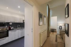 A kitchen or kitchenette at Luxury apt in the heart of city out of ZTL